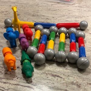 SmartMax toys - basic set and a jungle animals set (47 pieces total).